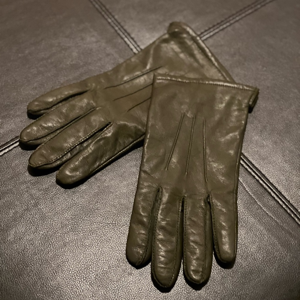J Crew Men’s Leather Gloves - Touchscreen compatible